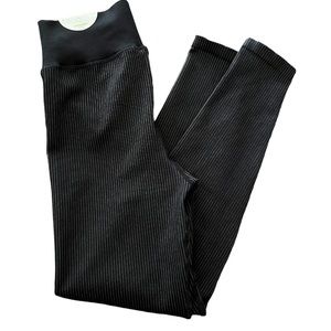 NWT Offline by Aerie Ribbed High Rise 7/8 Leggings